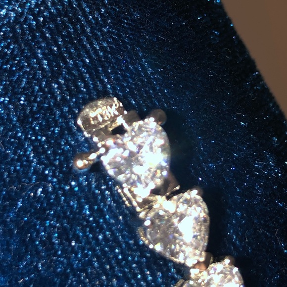 18k 30ct Heart Tennis Bracelet - Picture 6 of 17